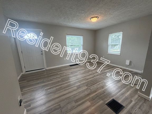 4th image of 1641 Horlacher Ave