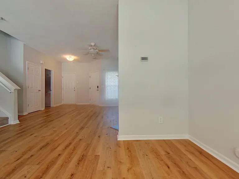 3926 Fountain Village Cir — Photo 7