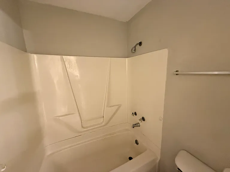 302 Buena Vista Dr #H — Photo 9