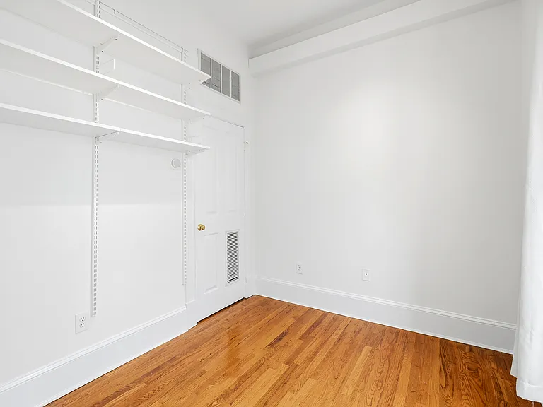 1807 California St NW #305 — Photo 15