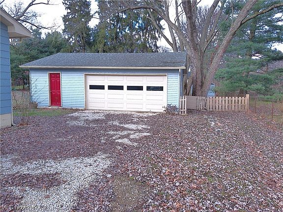 3rd image of 193 Nestledown Dr