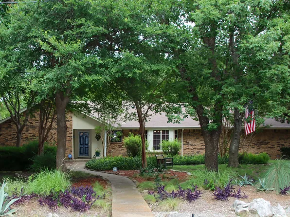 5240 Kiwanis Rd, Dallas, TX 75236