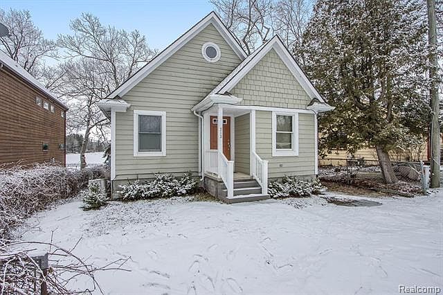 1st image of 213 Kingston Rd