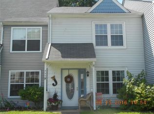 111 Heather Way APT F, Yorktown, VA 23693