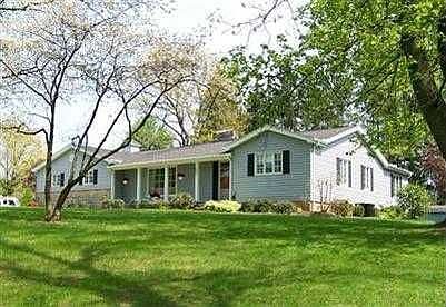 1st image of 3841 Valley Dr