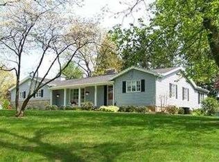3841 Valley Dr, Barberton, OH 44203