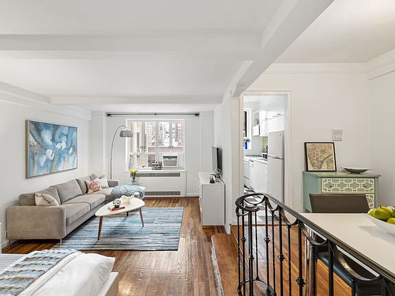 5th image of 160 7th Ave #816