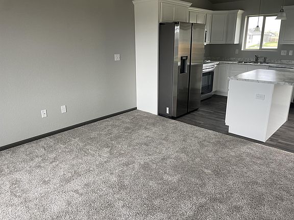 3rd image of 408 Yelner Dr