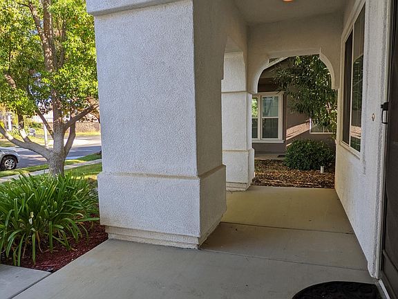 4th image of 33612 Cyclamen Ln