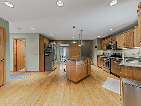 5th image of 12054 Blackthorne Ridge Dr