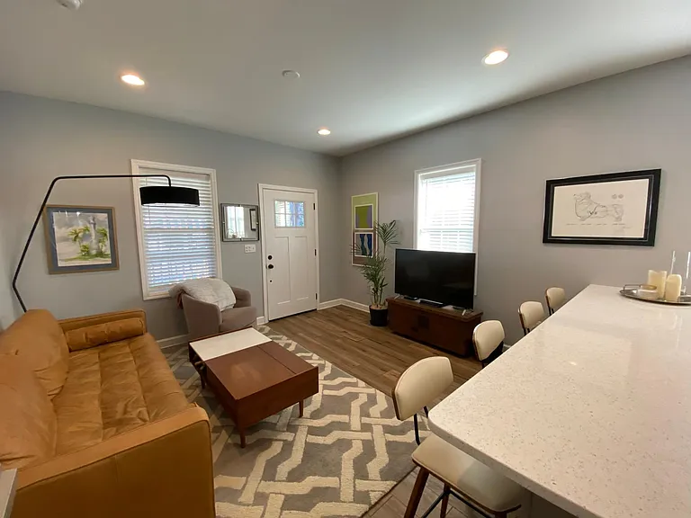 1709 Oxmoor Rd — Photo 5