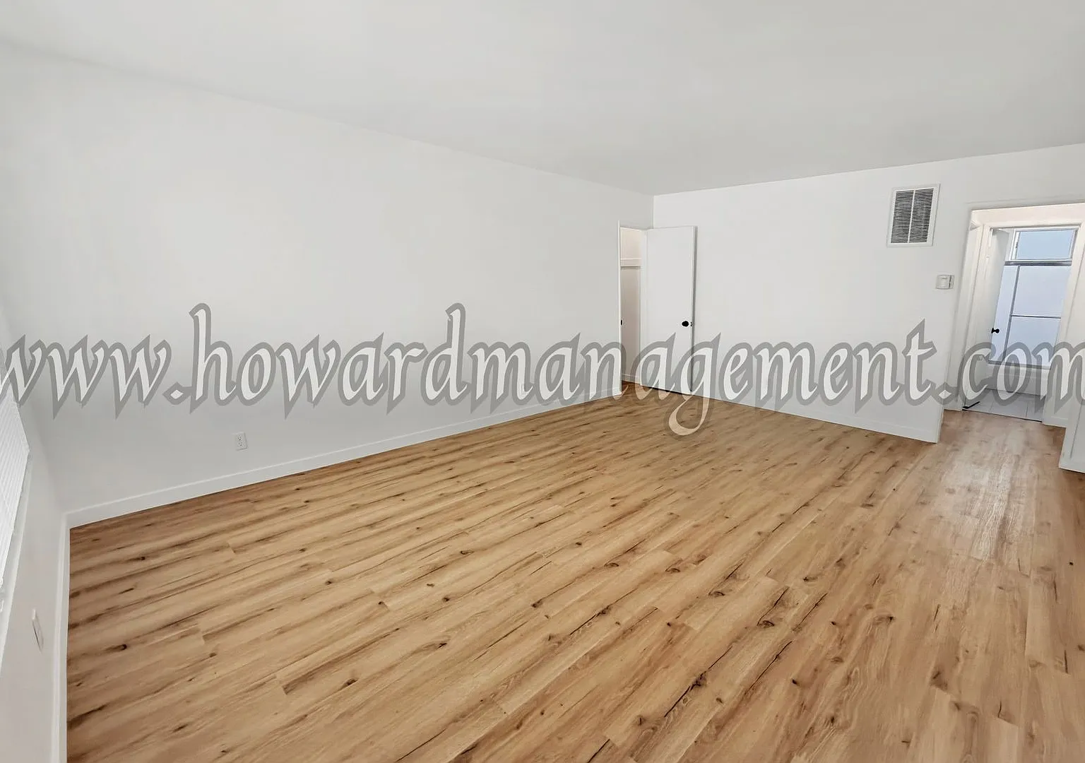 1560 Saltair — Photo 1