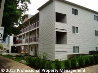 301 S 1st St, Champaign, IL 61820