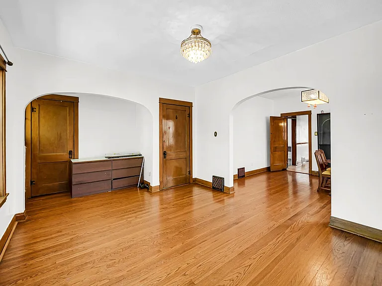 5233 W Cullom Ave #2 — Photo 5