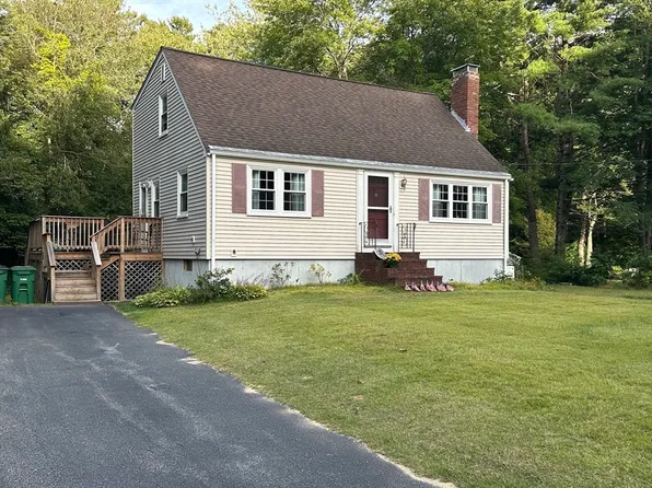53 Grove St, Pembroke, MA 02359
