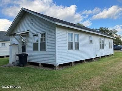 4th image of 107 Pecan St
