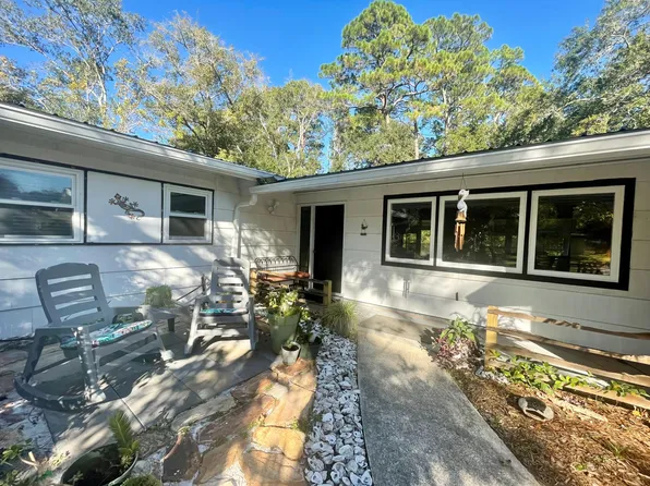 105 21st Ave, Apalachicola, FL 32320