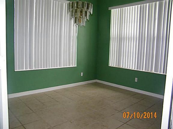2nd image of 248 NW Bentley Cir