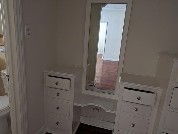 5th image of 615 S Gramercy Pl