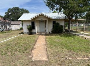 1803 S Pecan St, Brady, TX 76825