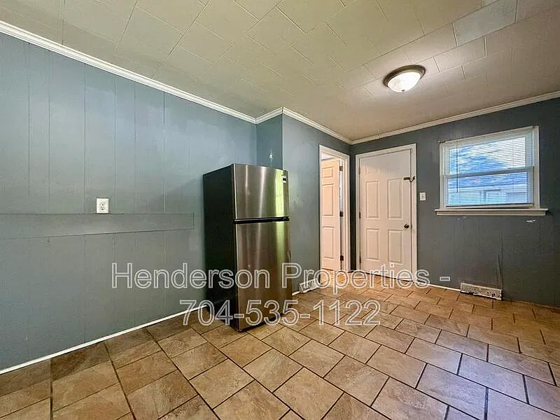 3 bed, 2.0 bath, 1350 sqft, $1,600 — Photo 4