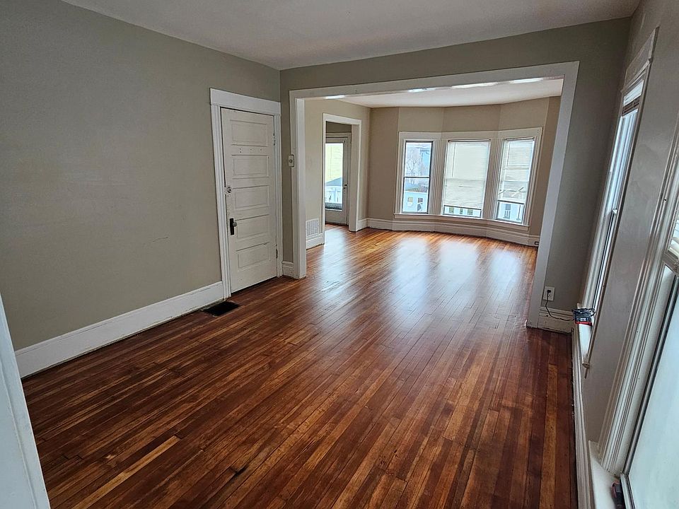 1st image of 21 Orchard Pl #2