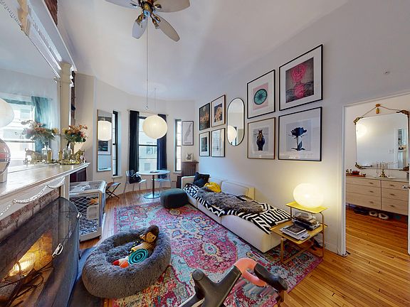 4th image of 16 W 82nd St APT 2A
