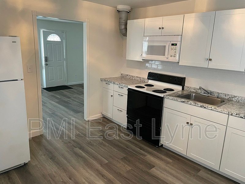 5 Midway Oval, Groton, CT 06340 Zillow