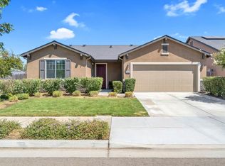 2493 Lindquist St, Kingsburg, CA 93631