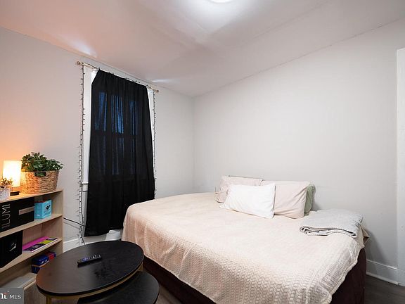 4th image of 301 N 10th St