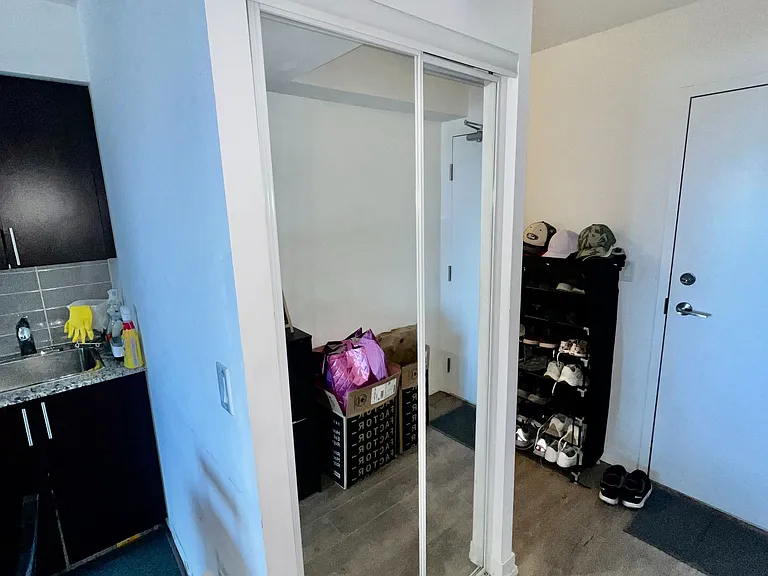 1420 Dupont St #513 — Photo 12
