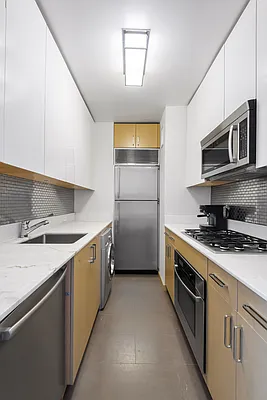 Rented by Corcoran | media 27