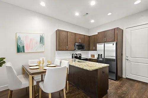 214 Louise Ave Photo 1