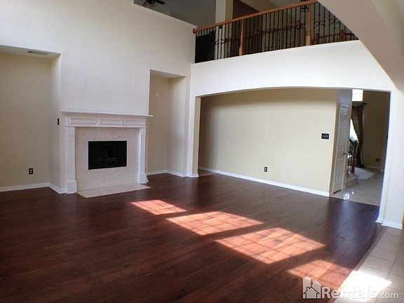 5th image of 11749 Chaucer Dr