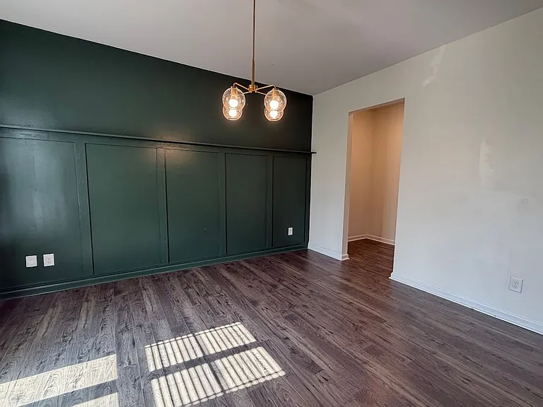 1097 Sapphire Dr — Photo 3