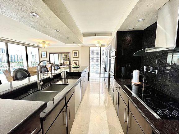 5th image of 19707 Turnberry Way APT 10E