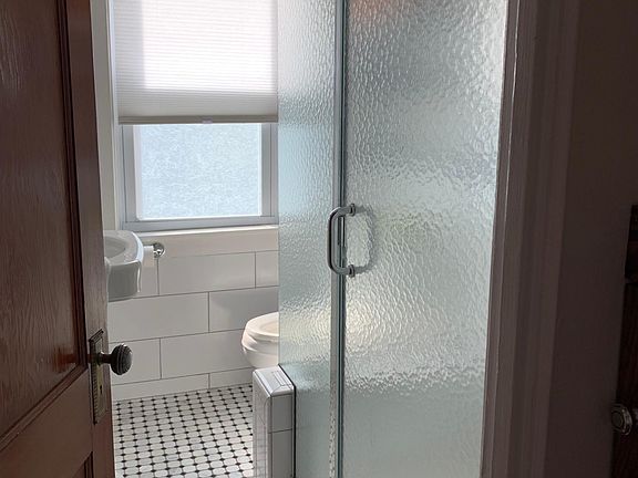 5th image of 276 Bedford Ave