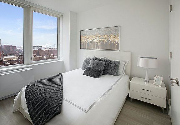 5th image of 86 Fleet Pl APT 9E