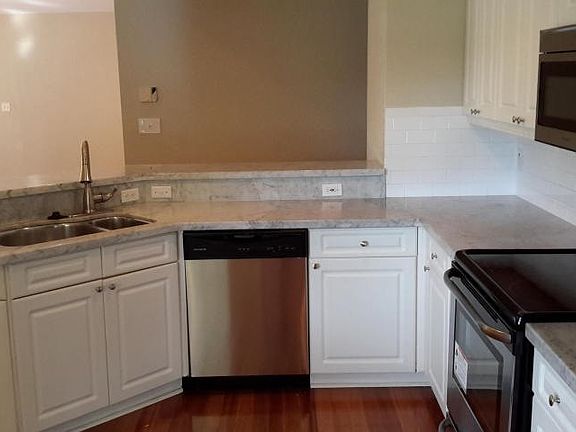 3rd image of 1090 W Lancewood Pl