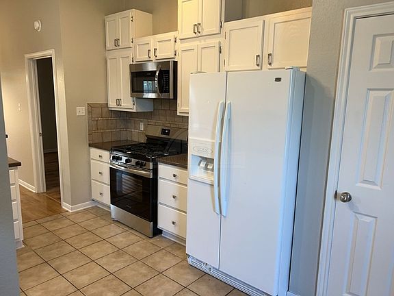 2nd image of 1502 Chardonnay Dr