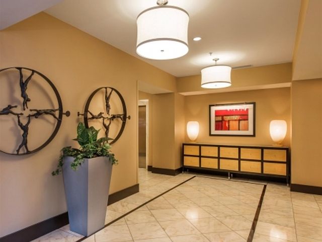 1st image of 1531 N Pierce St APT 1409