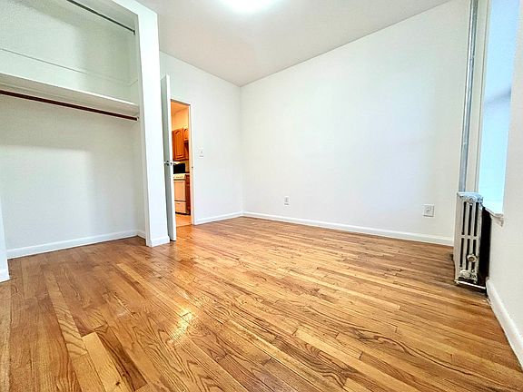 3rd image of 61 Clinton St #601