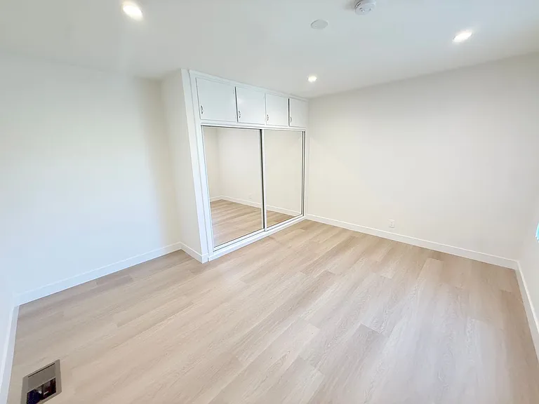 200 E Dryden St — Photo 8