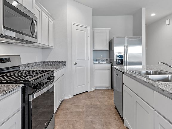4th image of 1736 Sand Pine Ln