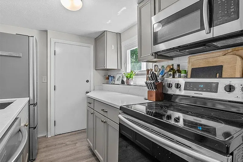 1 bed, 1.0 bath, 525 sqft, $1,950 — Photo 2