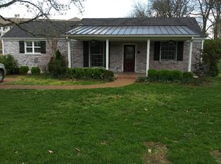 3926 Cross Creek Rd, Nashville, TN 37215