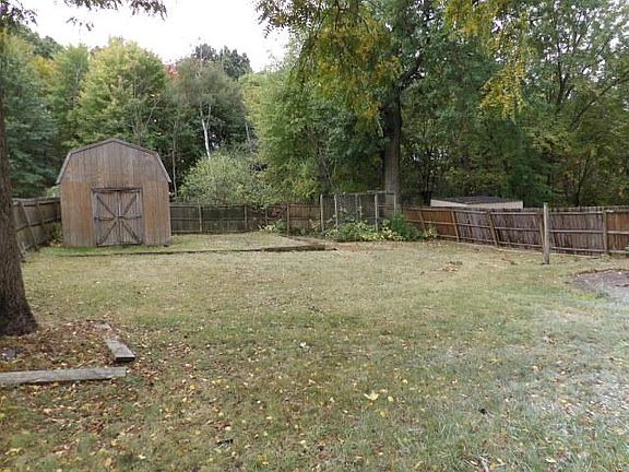 2nd image of 2929 Noel Dr