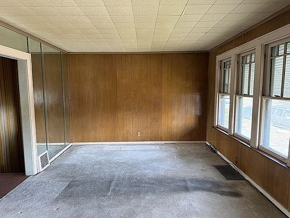 5th image of 317 W 103rd Pl