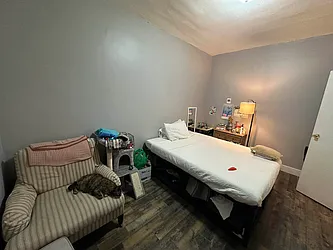 Rented by R New York