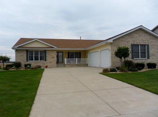6573 Falcon Dr, Schererville, IN 46375